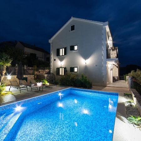 מילנה Villa Sun Garden - 4 Star Villa With Heated Swimming Pool, Quiet Bay, Bbq, 50M From The Sea מראה חיצוני תמונה