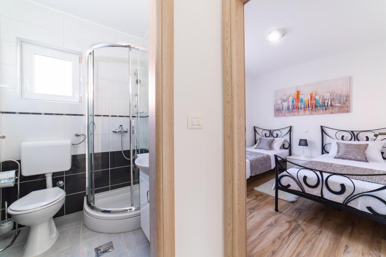 מילנה Villa Sun Garden - 4 Star Villa With Heated Swimming Pool, Quiet Bay, Bbq, 50M From The Sea מראה חיצוני תמונה