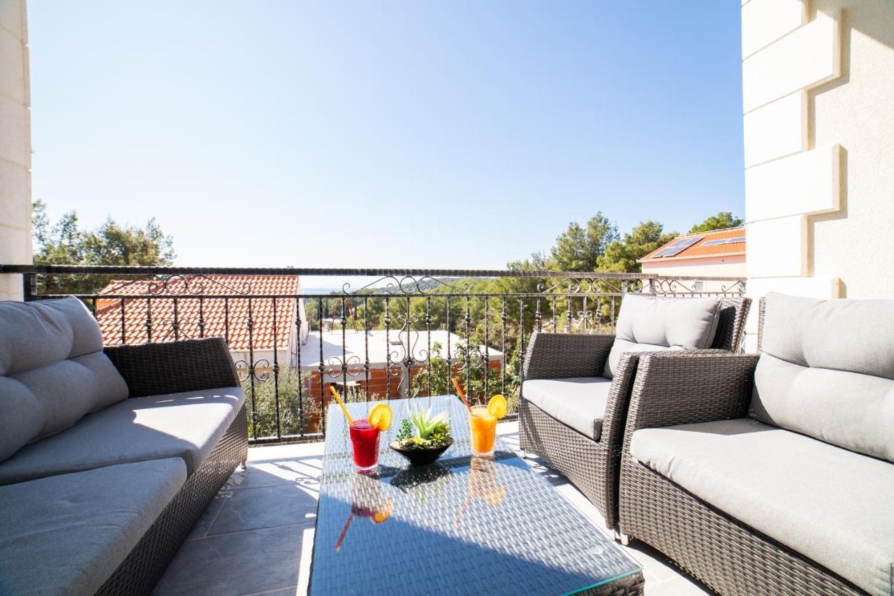מילנה Villa Sun Garden - 4 Star Villa With Heated Swimming Pool, Quiet Bay, Bbq, 50M From The Sea מראה חיצוני תמונה