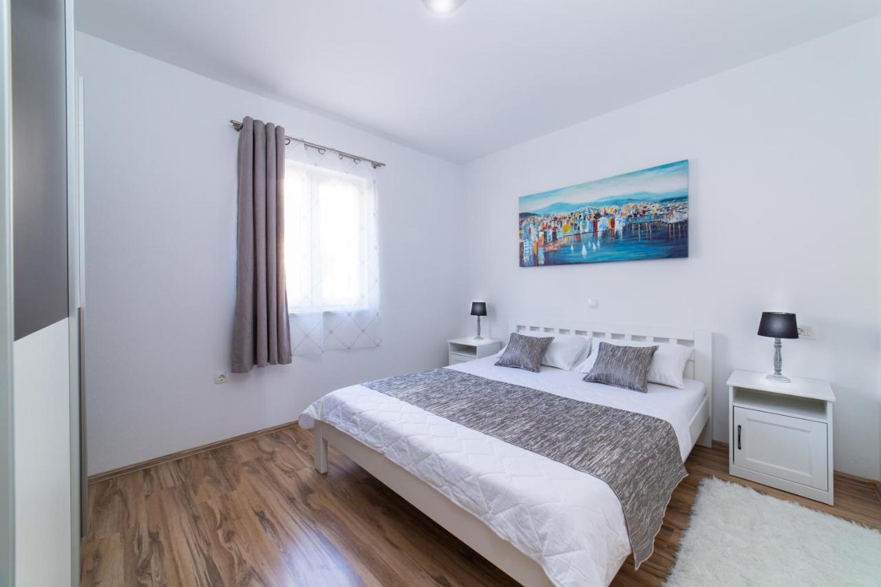 מילנה Villa Sun Garden - 4 Star Villa With Heated Swimming Pool, Quiet Bay, Bbq, 50M From The Sea מראה חיצוני תמונה