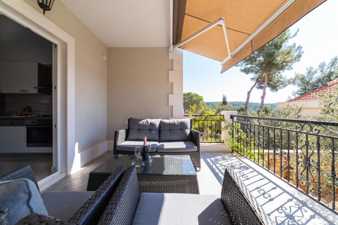 מילנה Villa Sun Garden - 4 Star Villa With Heated Swimming Pool, Quiet Bay, Bbq, 50M From The Sea מראה חיצוני תמונה