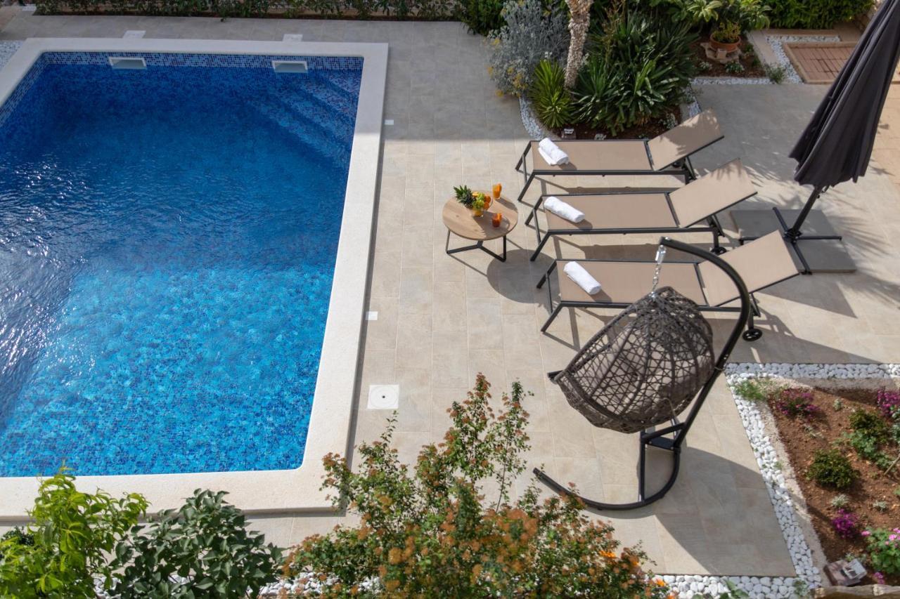 מילנה Villa Sun Garden - 4 Star Villa With Heated Swimming Pool, Quiet Bay, Bbq, 50M From The Sea מראה חיצוני תמונה
