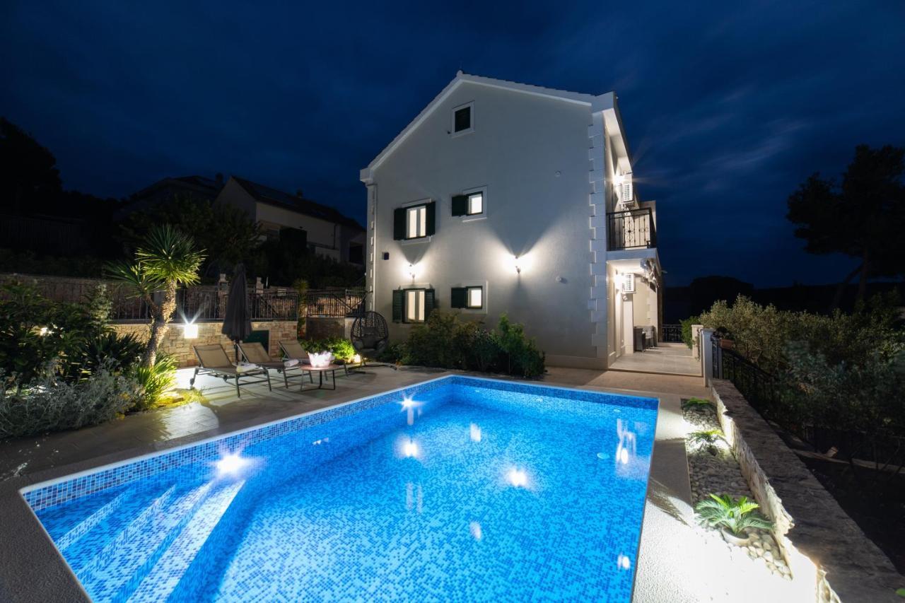 מילנה Villa Sun Garden - 4 Star Villa With Heated Swimming Pool, Quiet Bay, Bbq, 50M From The Sea מראה חיצוני תמונה