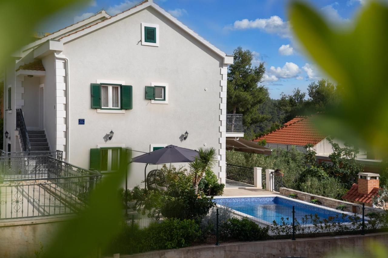 מילנה Villa Sun Garden - 4 Star Villa With Heated Swimming Pool, Quiet Bay, Bbq, 50M From The Sea מראה חיצוני תמונה